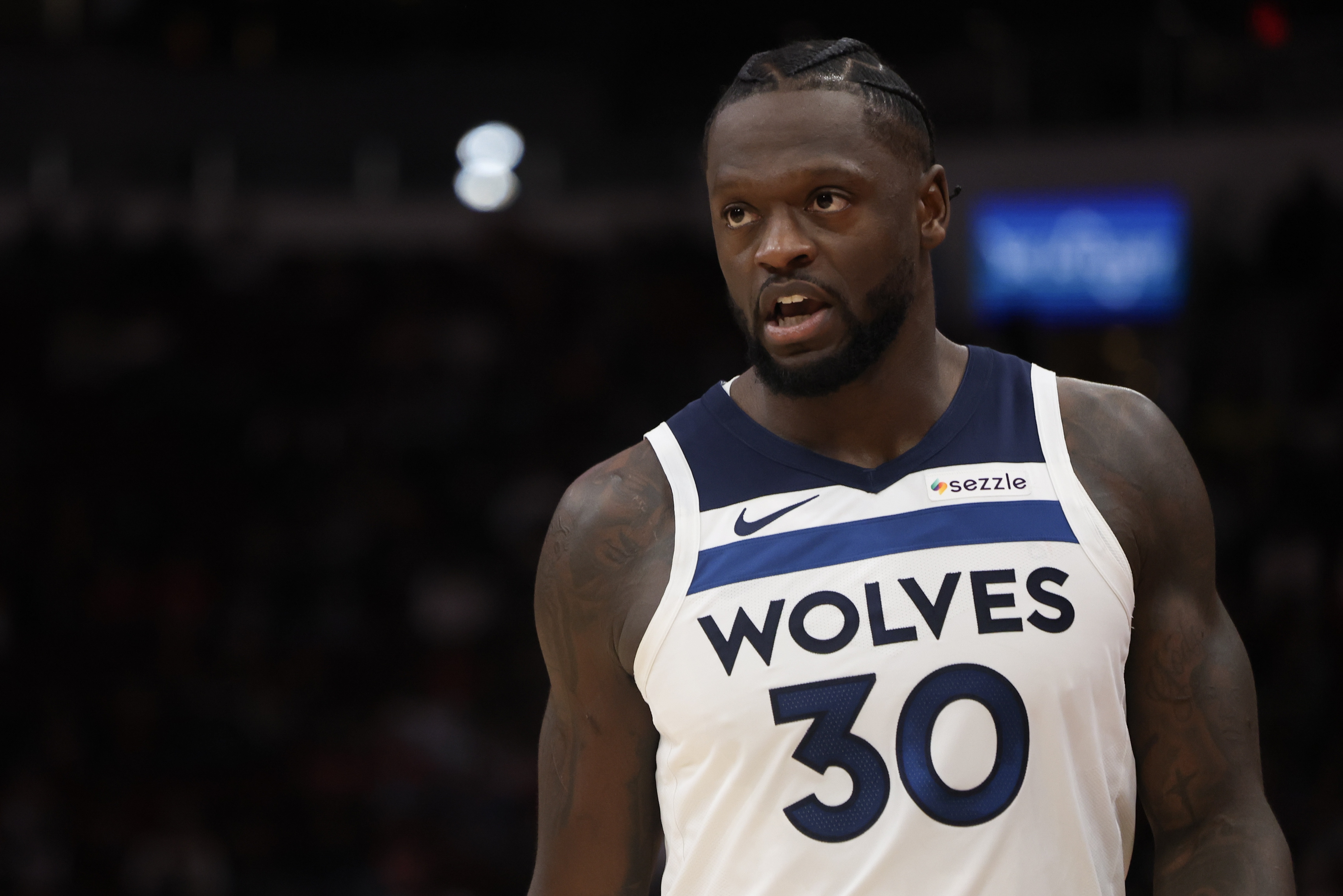 百家乐-进攻还得加把劲儿！兰德尔半场出战17分钟 9中5拿到12分3助